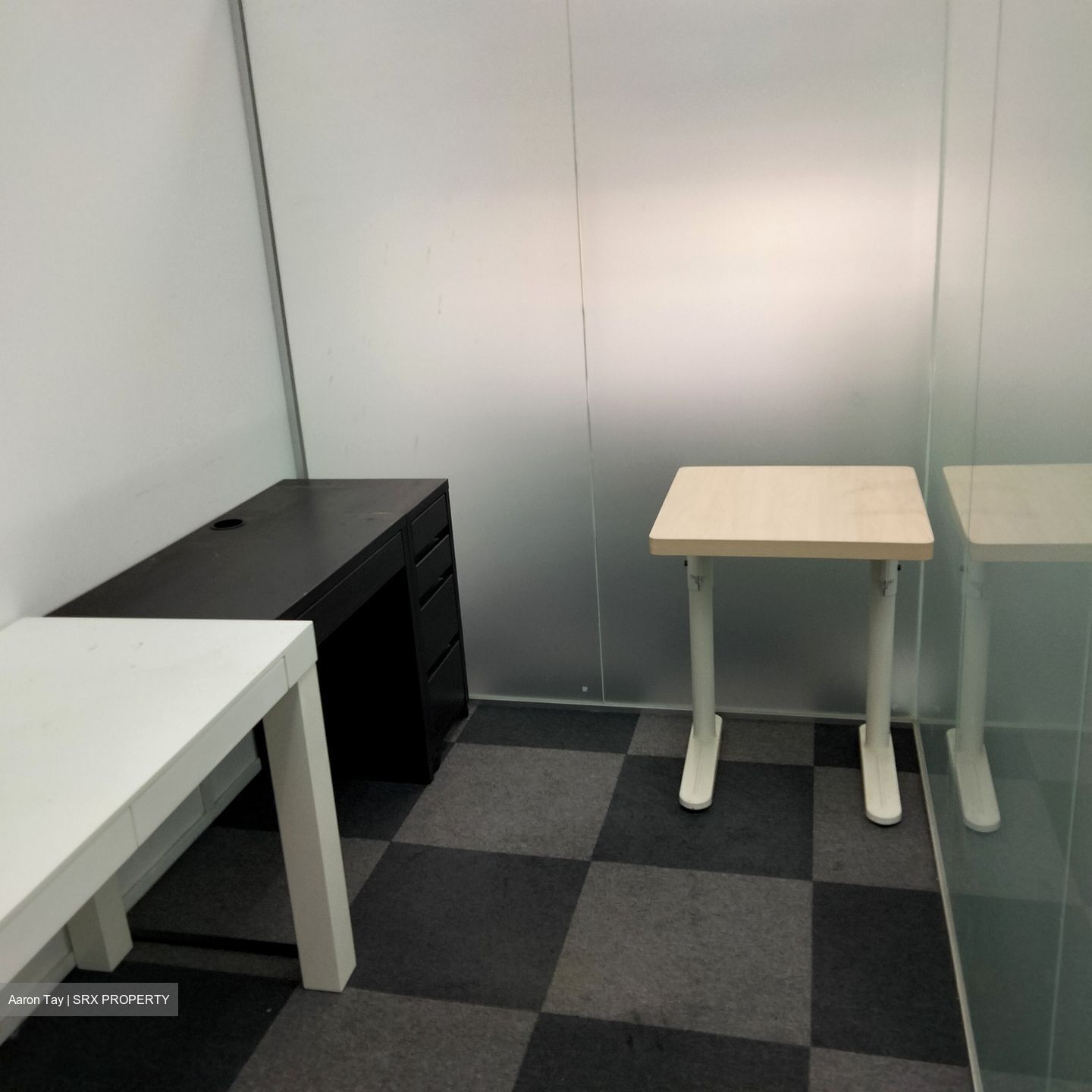 Hotel Royal (D11), Office #457857011